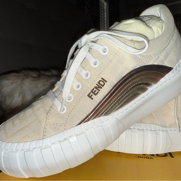 FENDI Force Rainbow low top sneakers